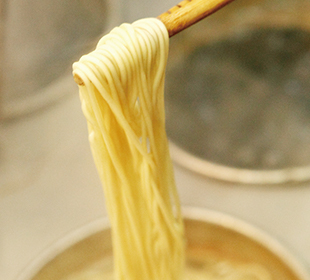 鶏じゃんの麺